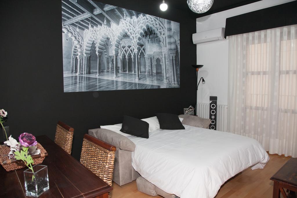 Lucero Dos Catedrales Apartment ซาราโกซา ภายนอก รูปภาพ
